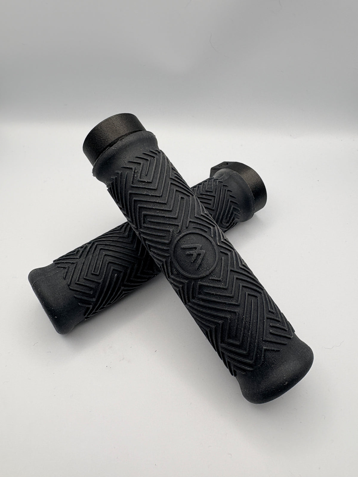 32mm MTB AirGRIPS Silicone Maze (Gummy Silicone)