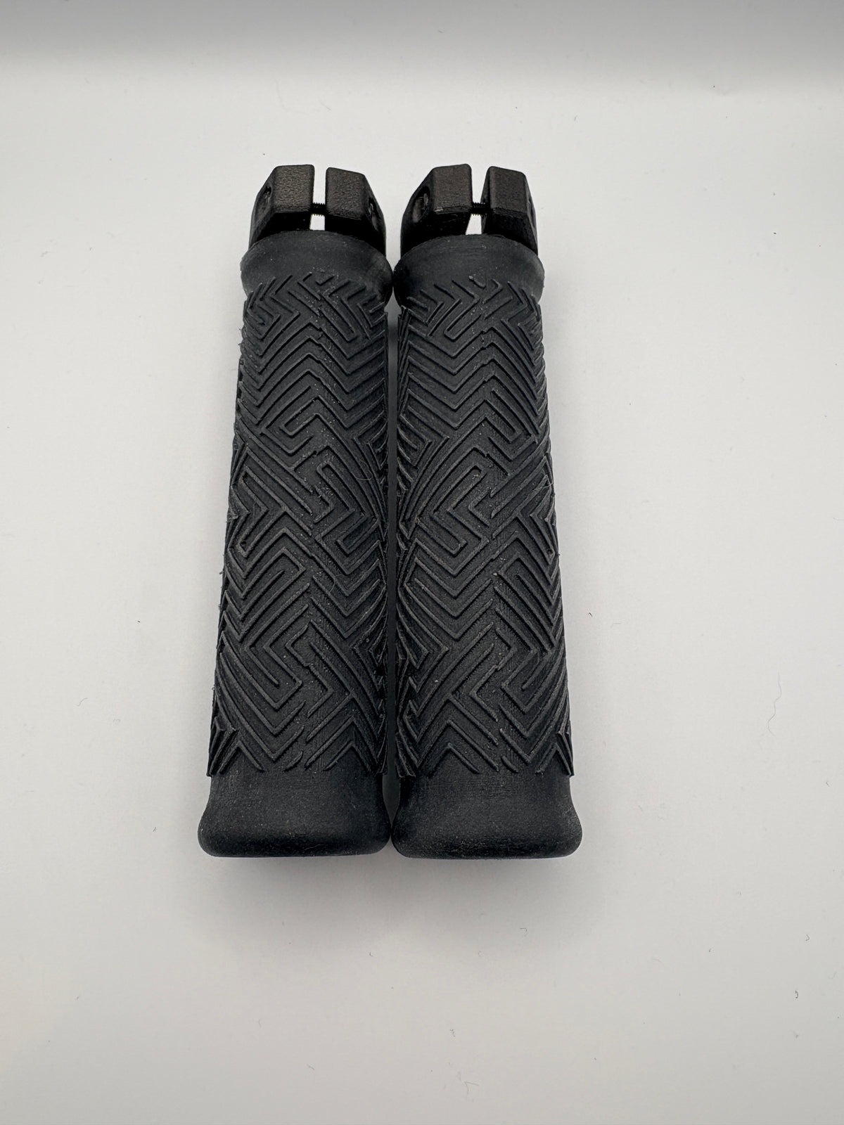 32mm MTB AirGRIPS Silicone Maze (Gummy Silicone)