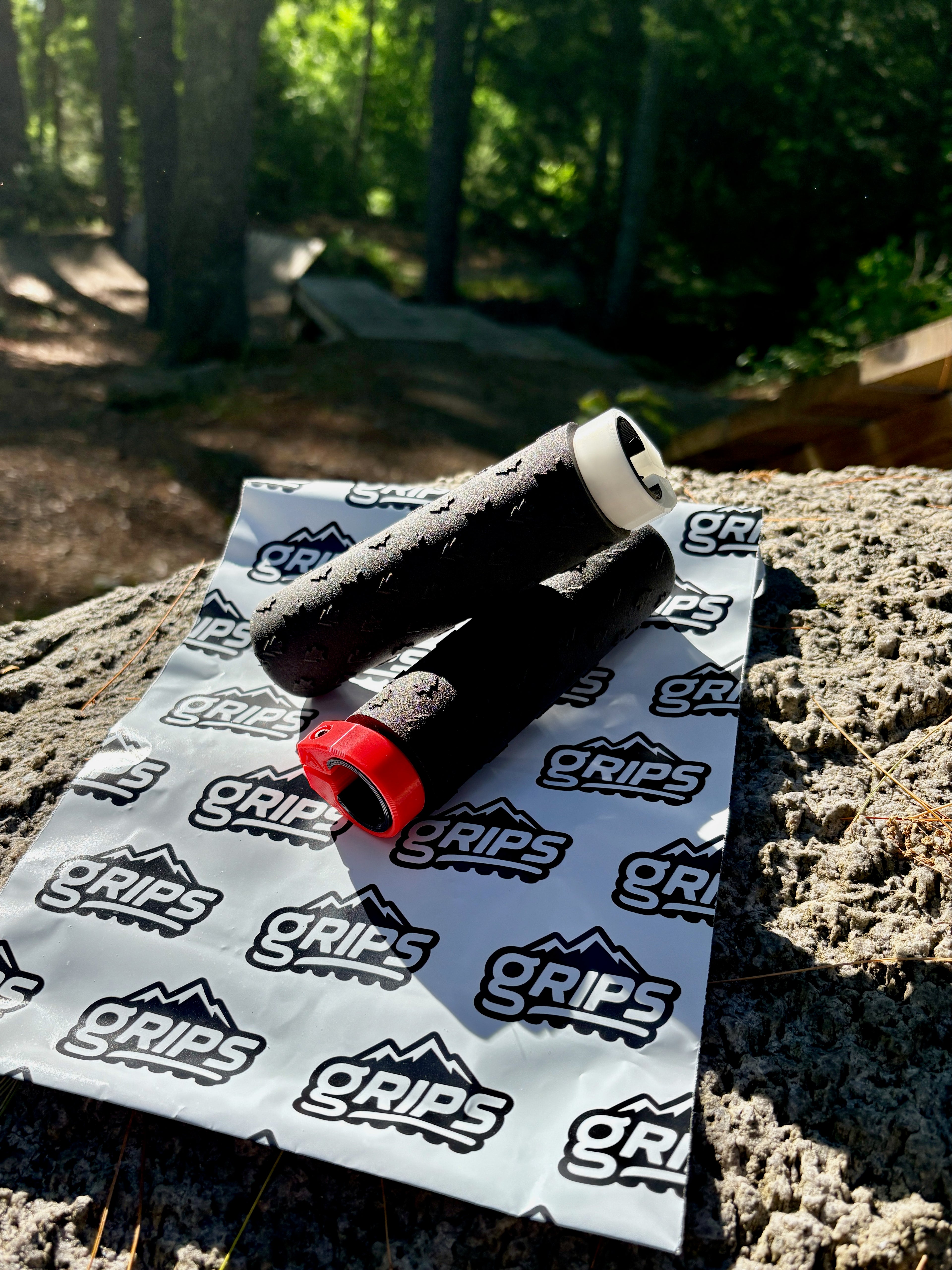 MTB AirGrips Core - Glow In the Dark