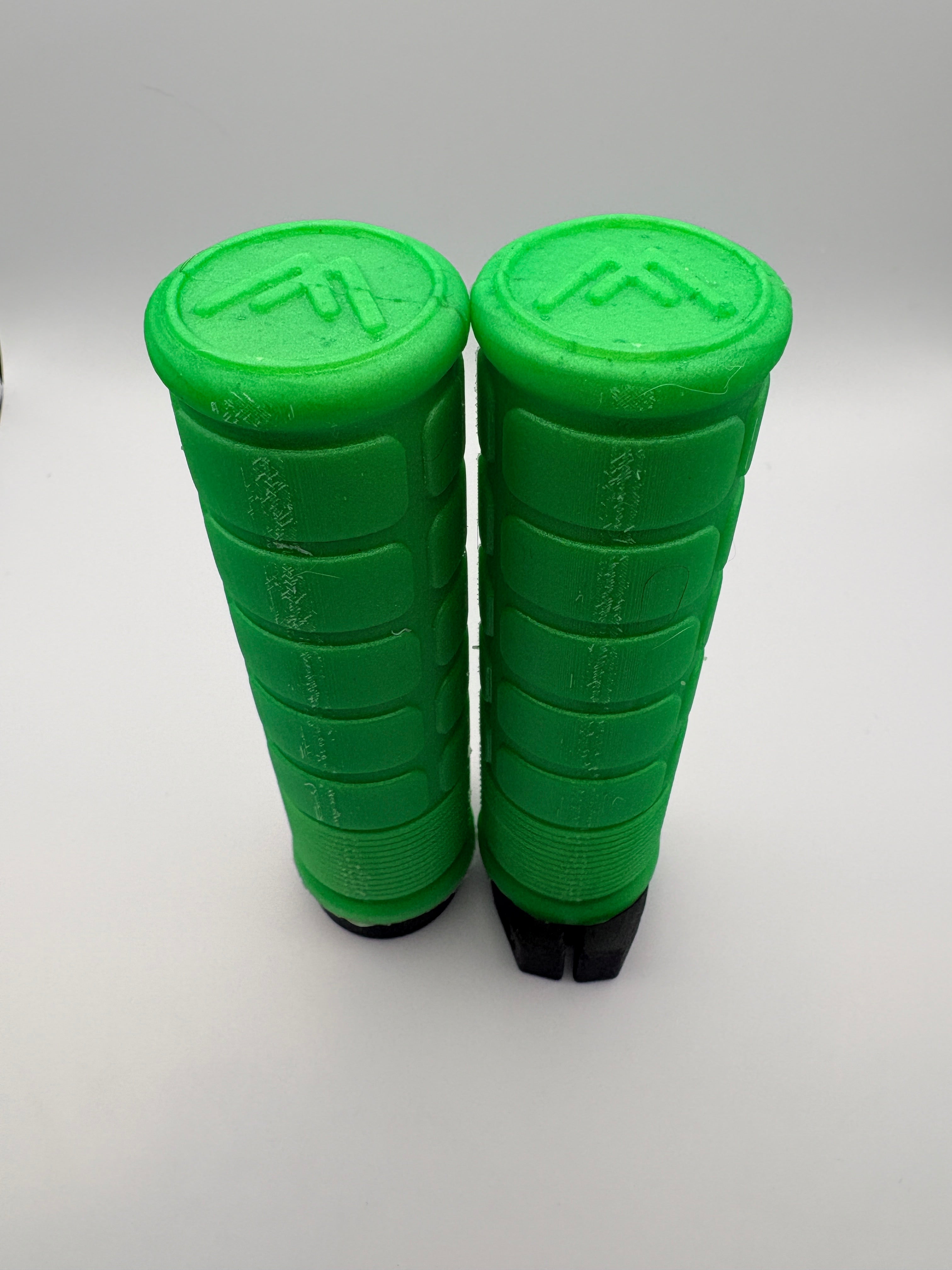 34mm MTB AirGRIPS Silicone Ridge (Gummy Silicone)
