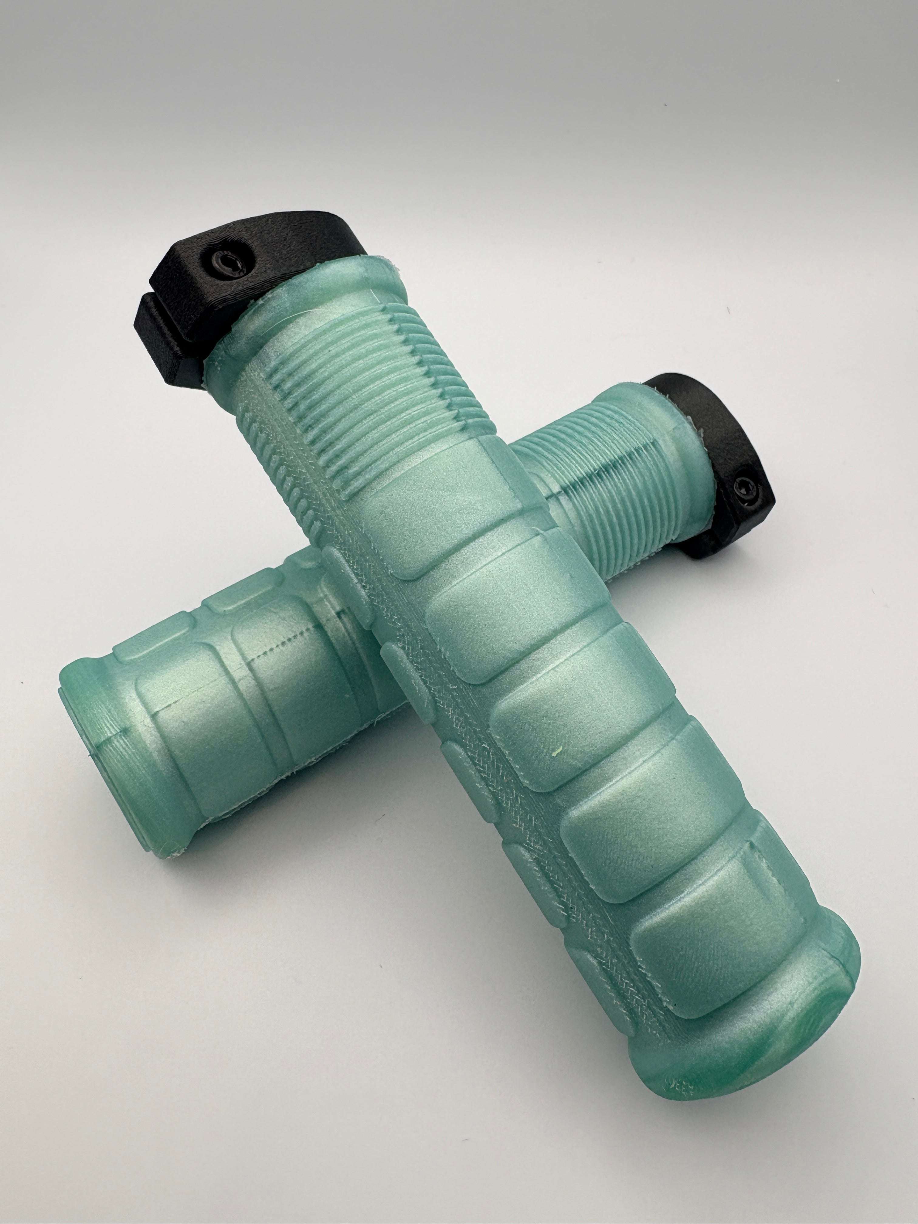 34mm MTB AirGRIPS Silicone Ridge (Gummy Silicone)