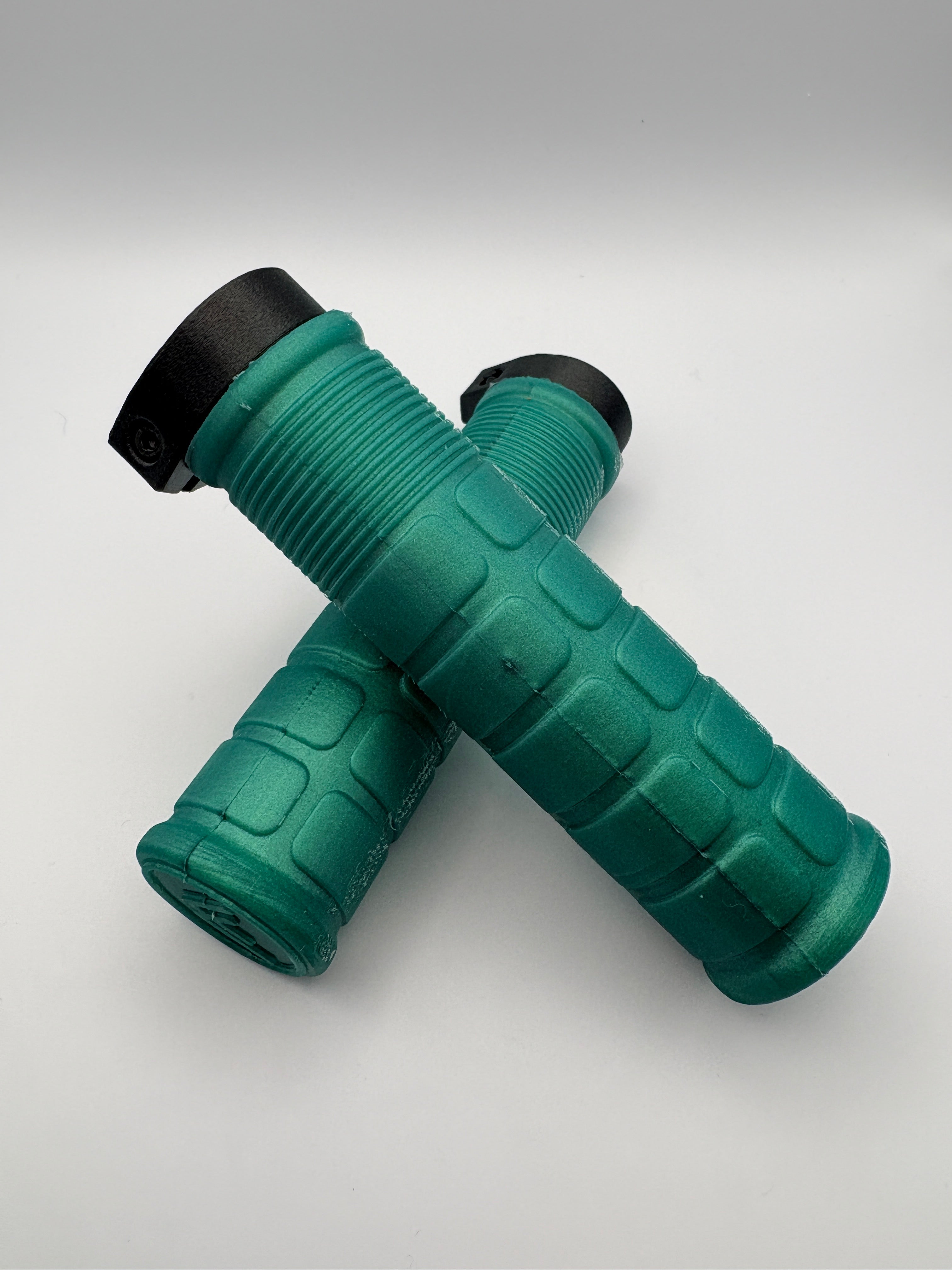 34mm MTB AirGRIPS Silicone Ridge (Gummy Silicone)