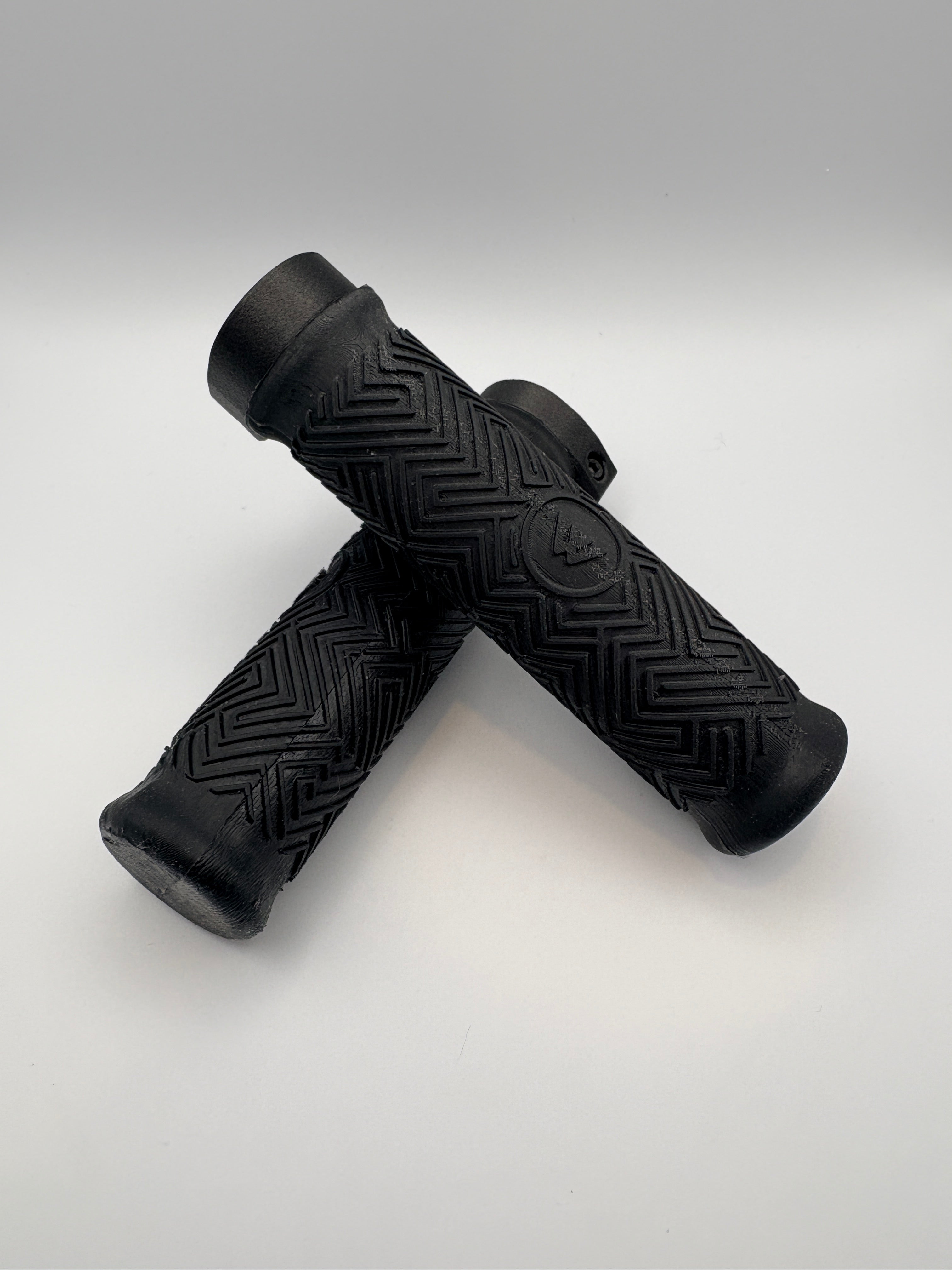 32mm MTB AirGRIPS Silicone Maze (Gummy Silicone)