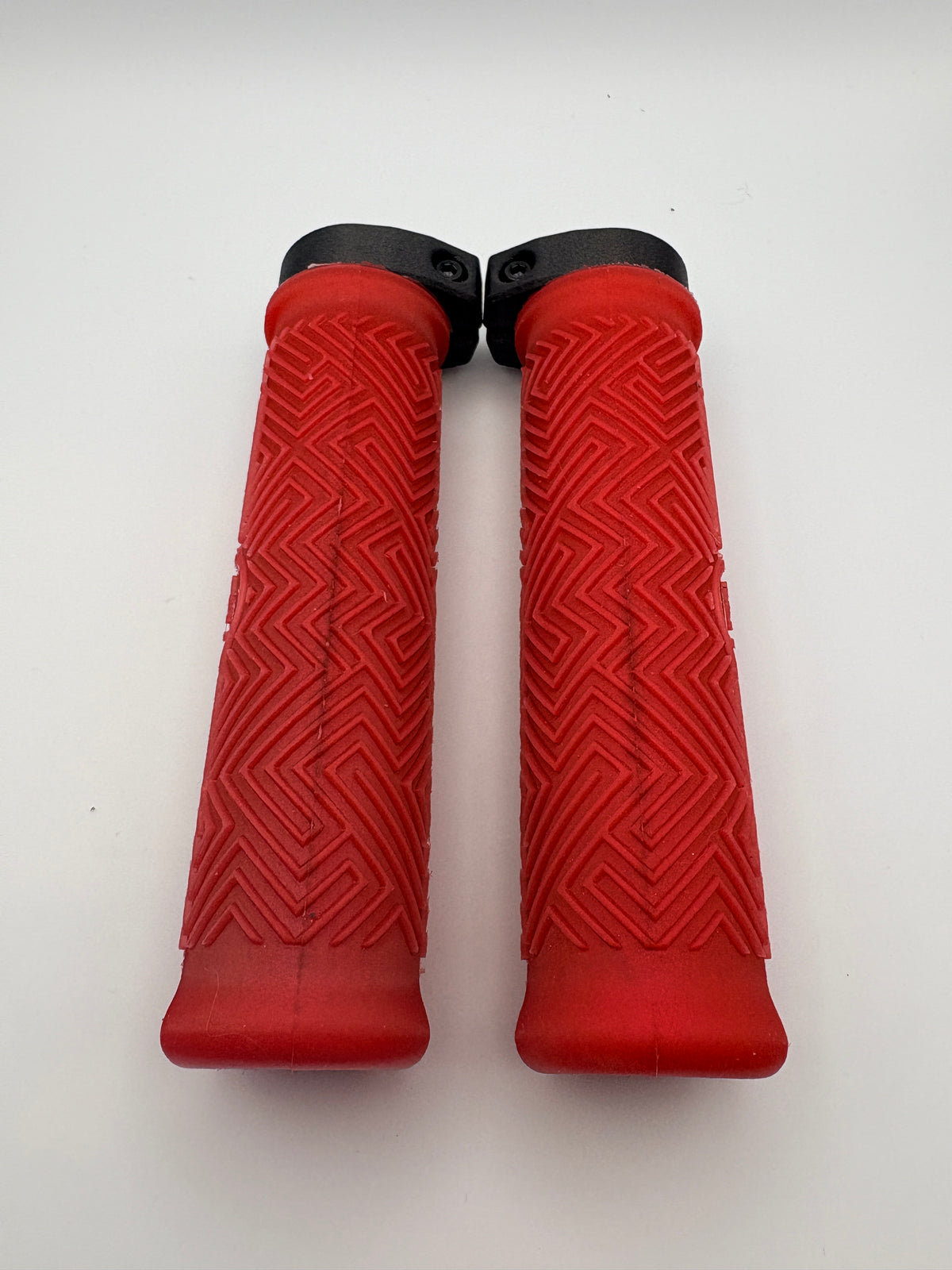 32mm MTB AirGRIPS Silicone Maze (Gummy Silicone)