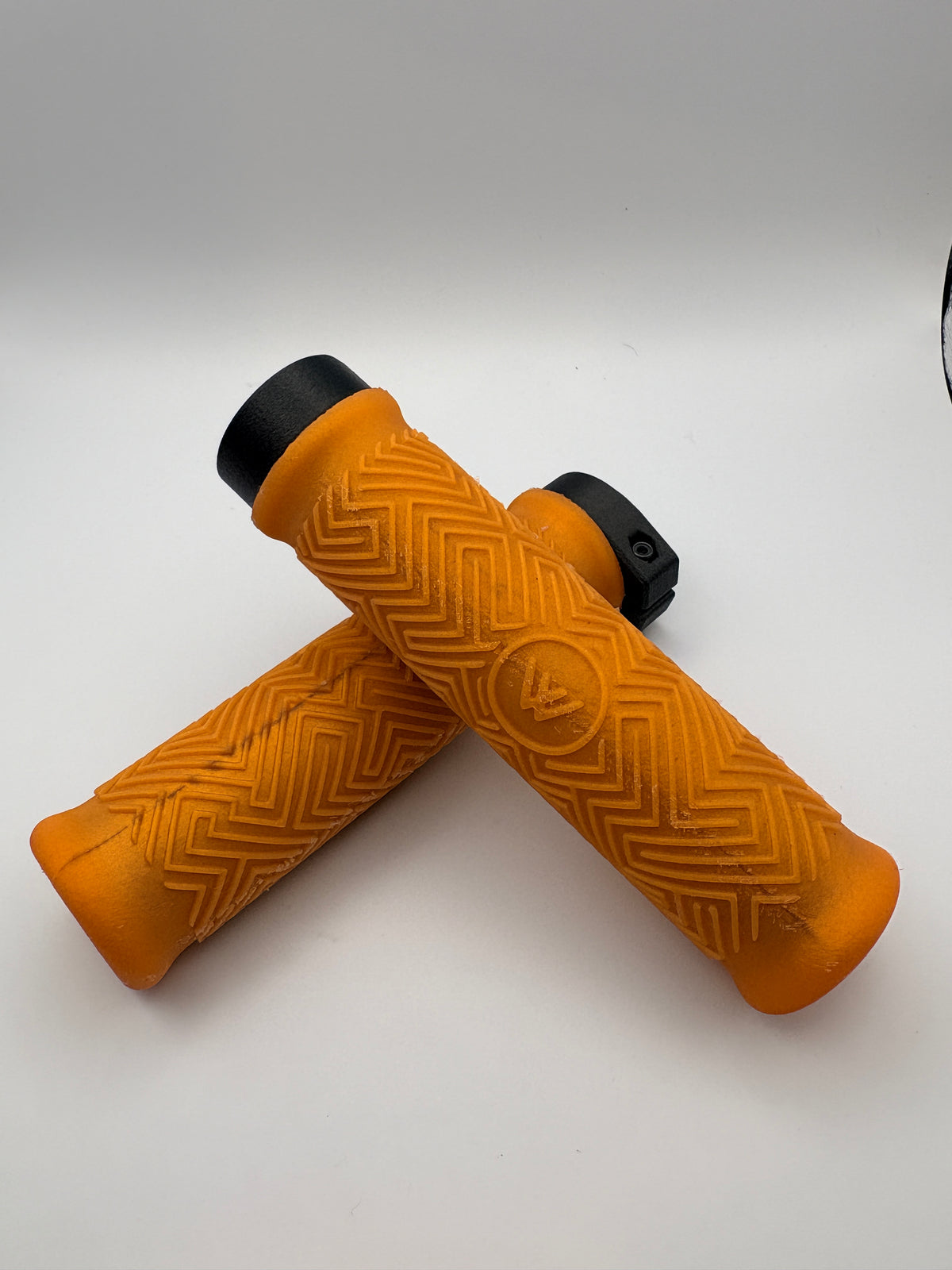 32mm MTB AirGRIPS Silicone Maze (Gummy Silicone)