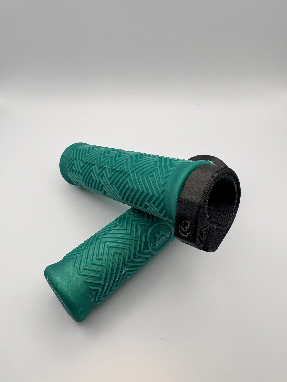 32mm MTB AirGRIPS Silicone Maze (Gummy Silicone)
